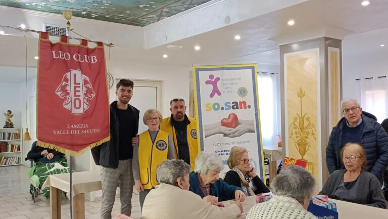 I soci lions pronti a intrattenersi con gli anziani della Tamburelli