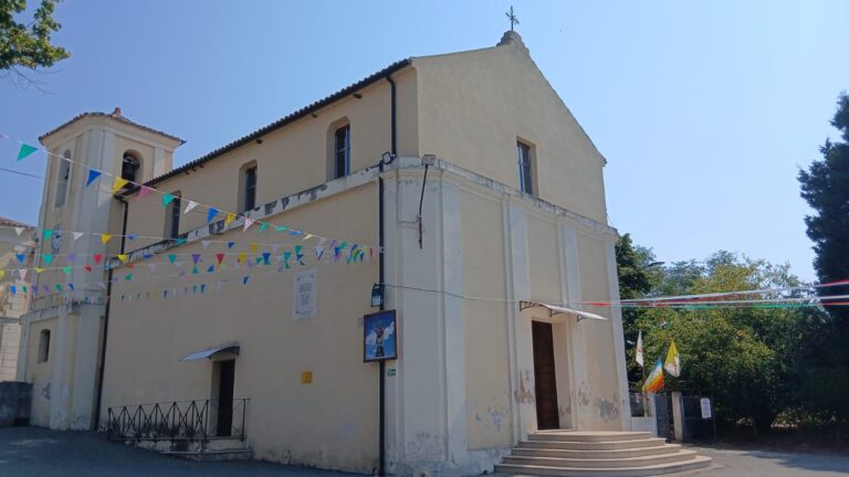 La chiesa di San Michele nella frazione omonima