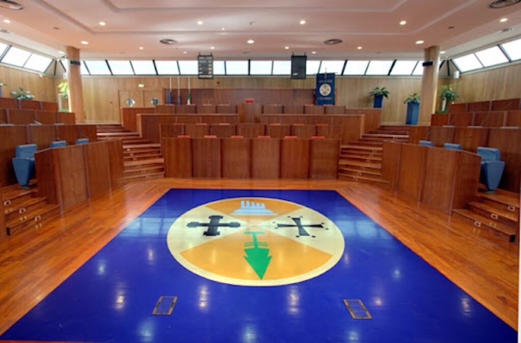 Consiglio-Regionale-Aula-Regione-Calabria-1024x674