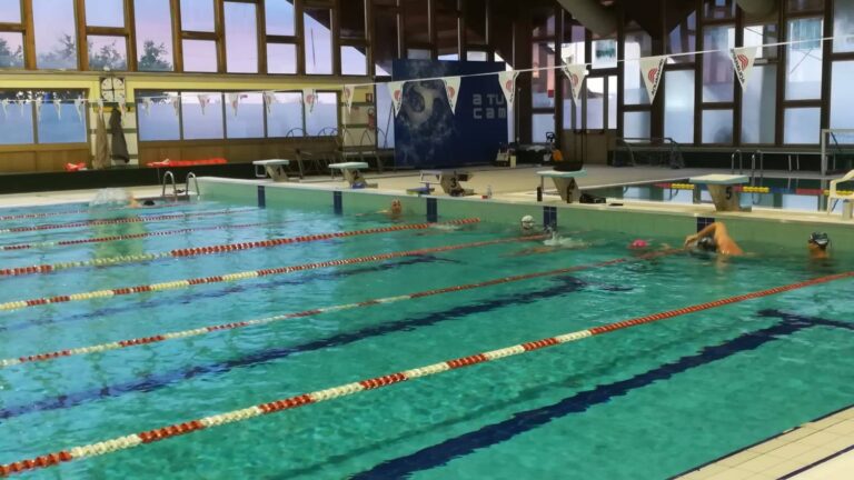 interno piscina comunale Kairos