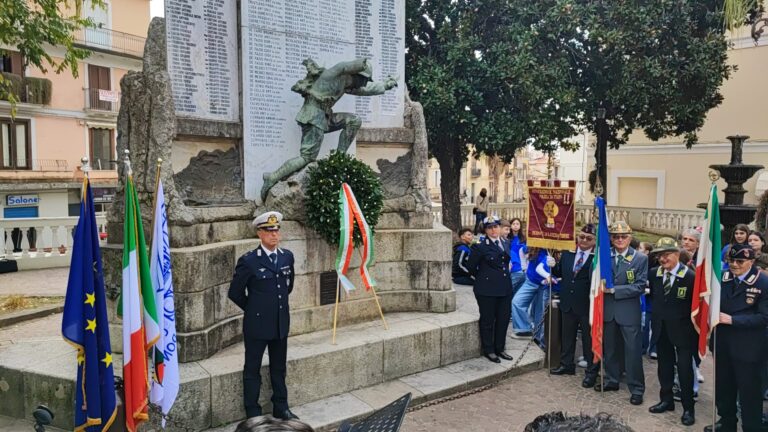 La_celebrazione_del_4_Novembre_su_corso_Numistrano