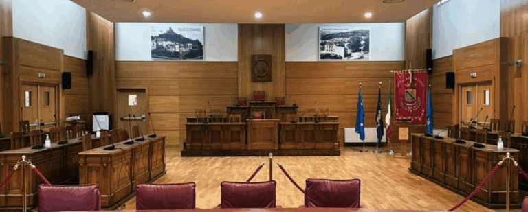 Lamezia-aula-Consiglio-comunale-2048x823