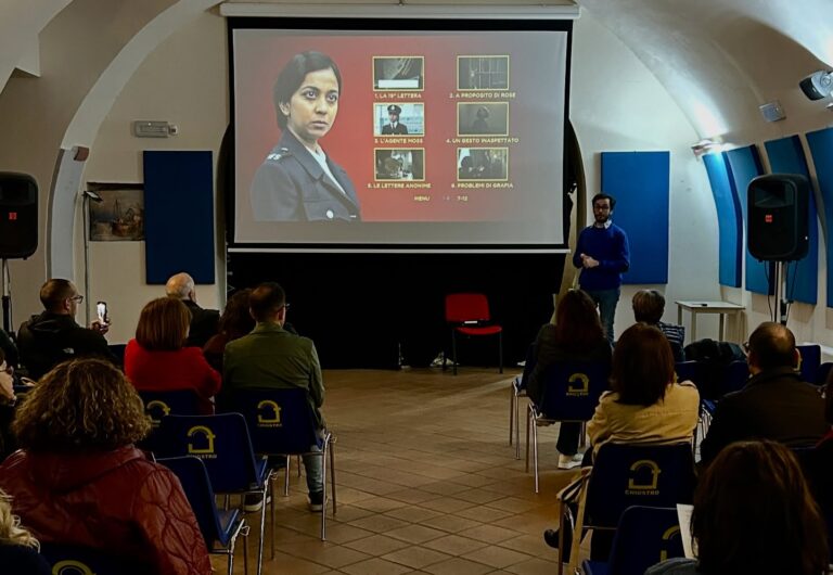 Le_proiezioni_nella_sala_polivalente_del_Chiostro