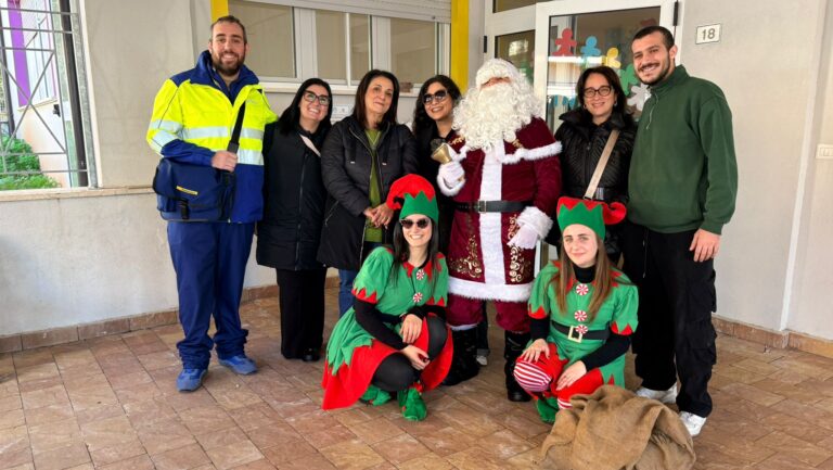 Portalettere a scuola Pianopoli2