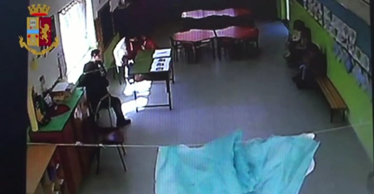 Gatti-bimbi-maltrattati