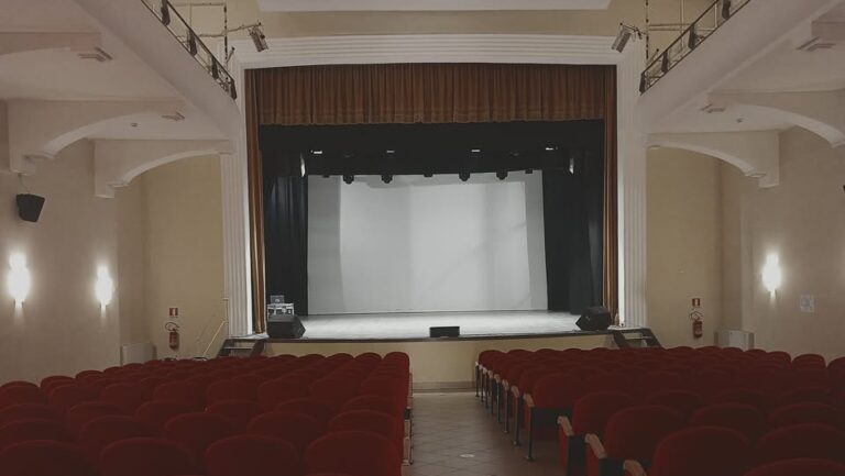 interno teatro costabile