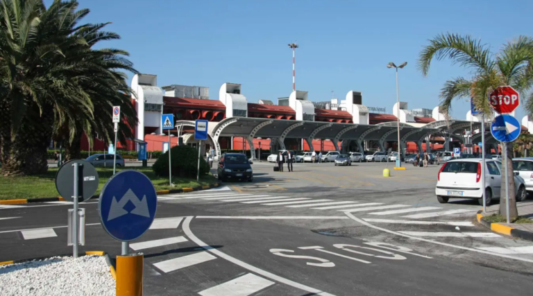 Lamezia, aeroporto-esterno gionro