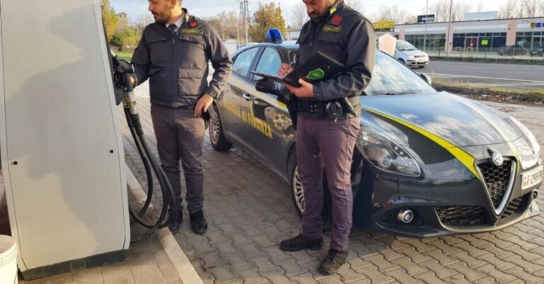 GDF-controlli-ai-distributori-di-carburanti2