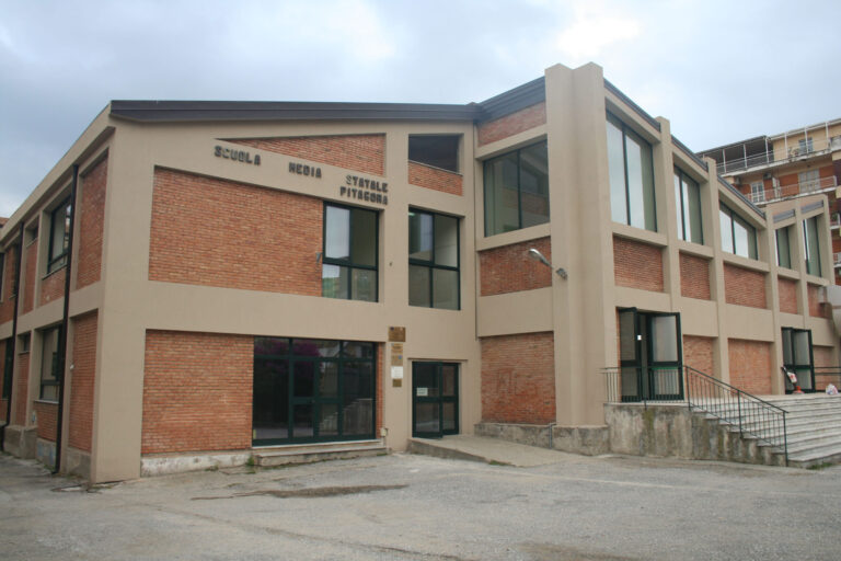 La scuola secondaria Pitagora di Lamezia