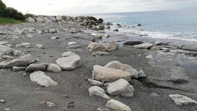 erosione costiera generica