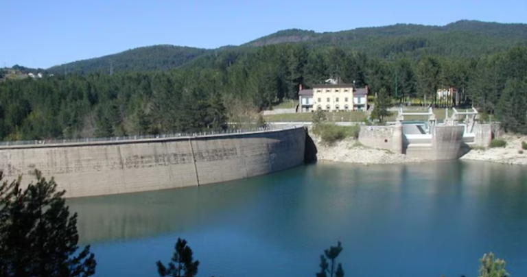 Lago Cecita-Mucone-Sila