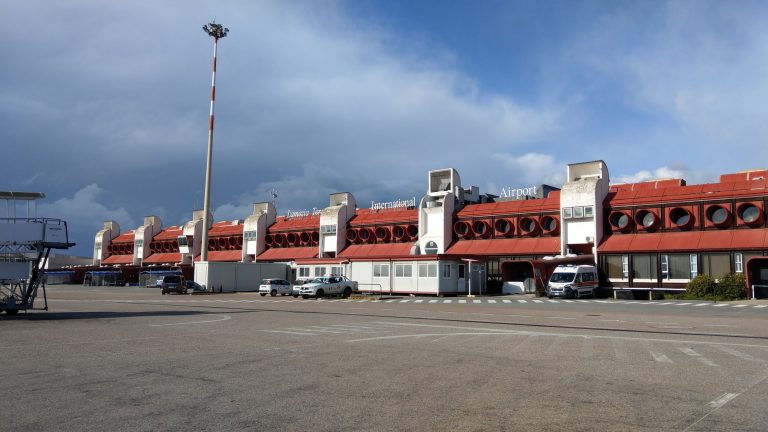 Aeroporto-Lamezia-Terme-scaled (1)
