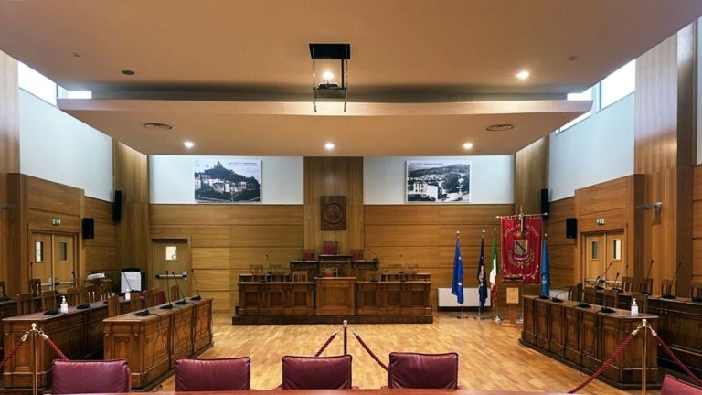 Consiglio-comunale-lamezia-e52d657a