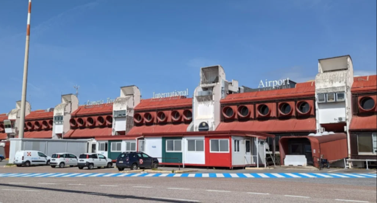 Lamezia, aeroporto--interno pista