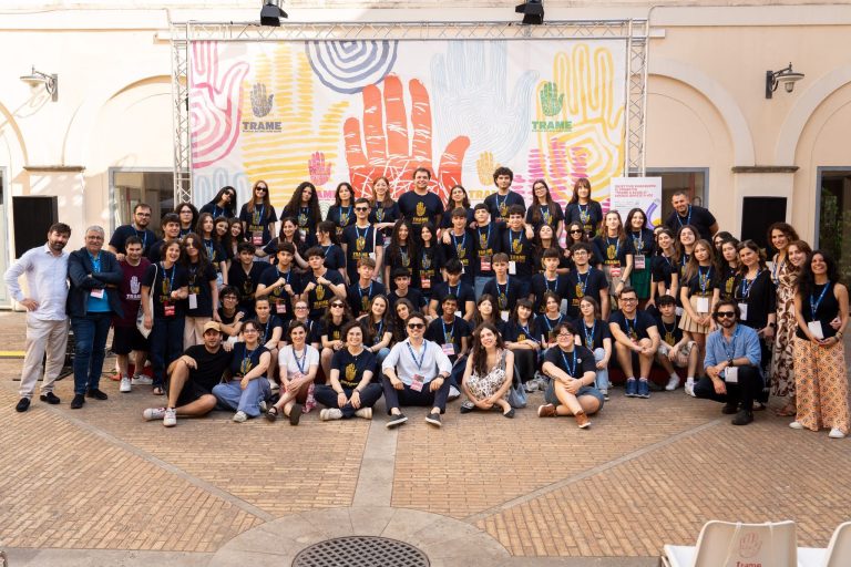 Volontari e staff trame15