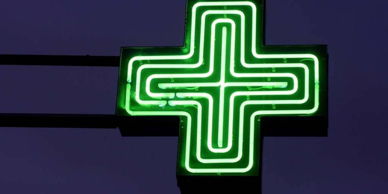 insegna-per-farmacia-tw