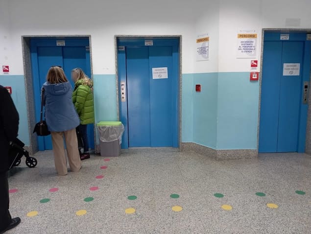 ospedale-lamezia-tra-buche-ascensori-guasti-3