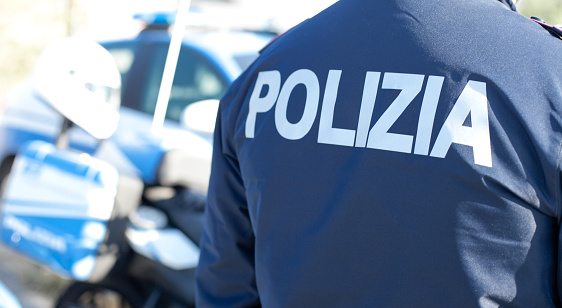 poliziotto generica