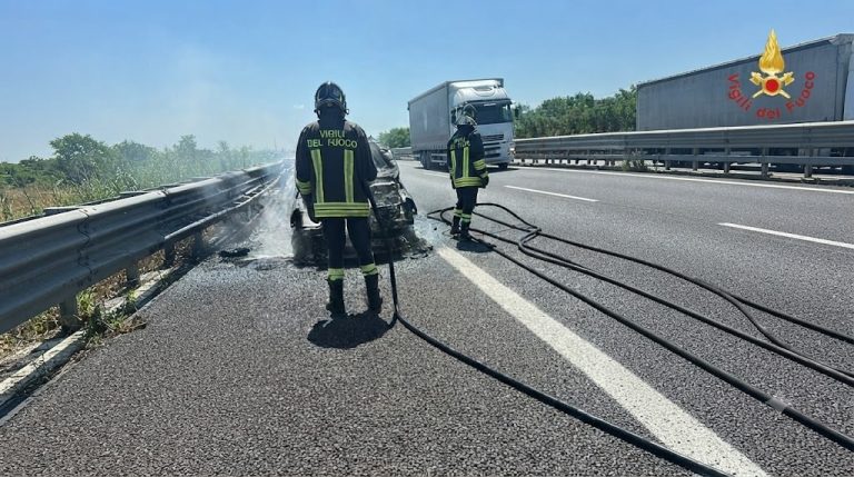 vigili del fuoco incendio a2