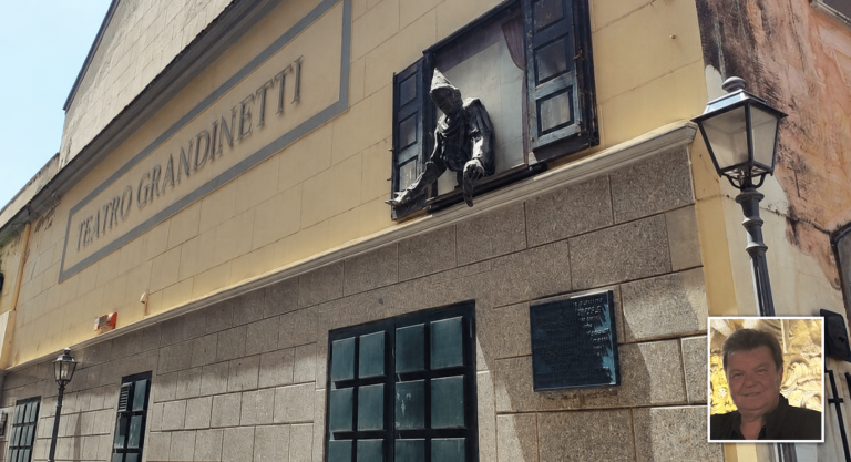 Foto esterna Teatro Grandinetti con piccola immagine Francesco grandinetti