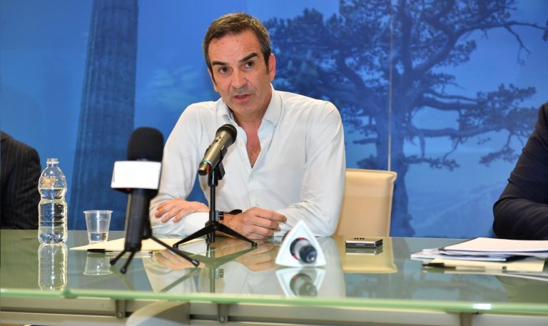 Occhiuto-camicia