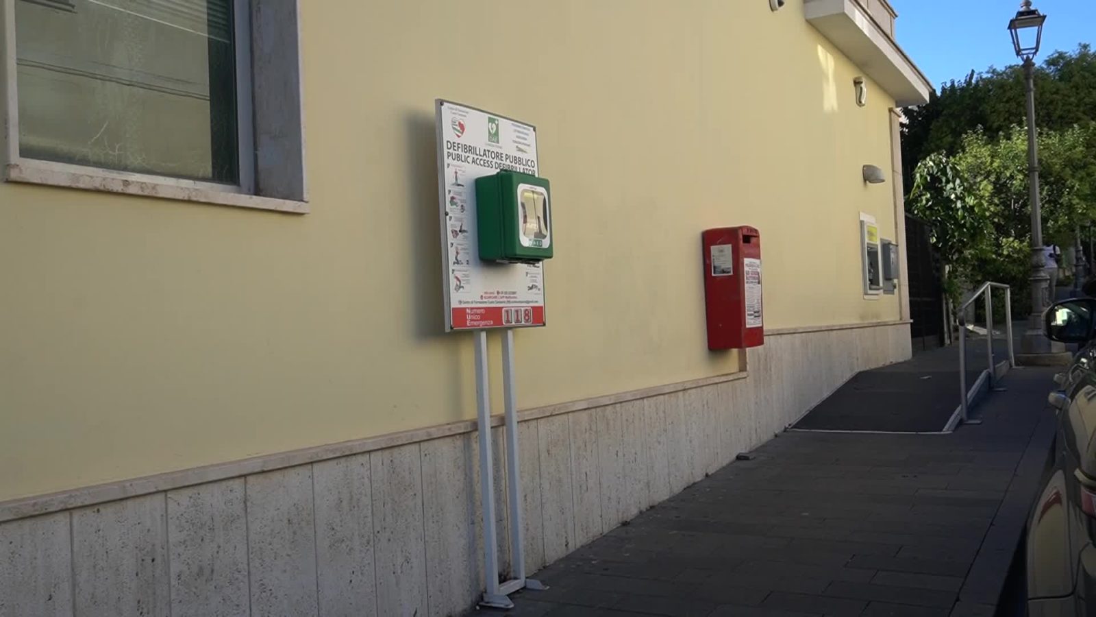 Defibrillatori (DAE) in città  inutilizzati o scaduti-58