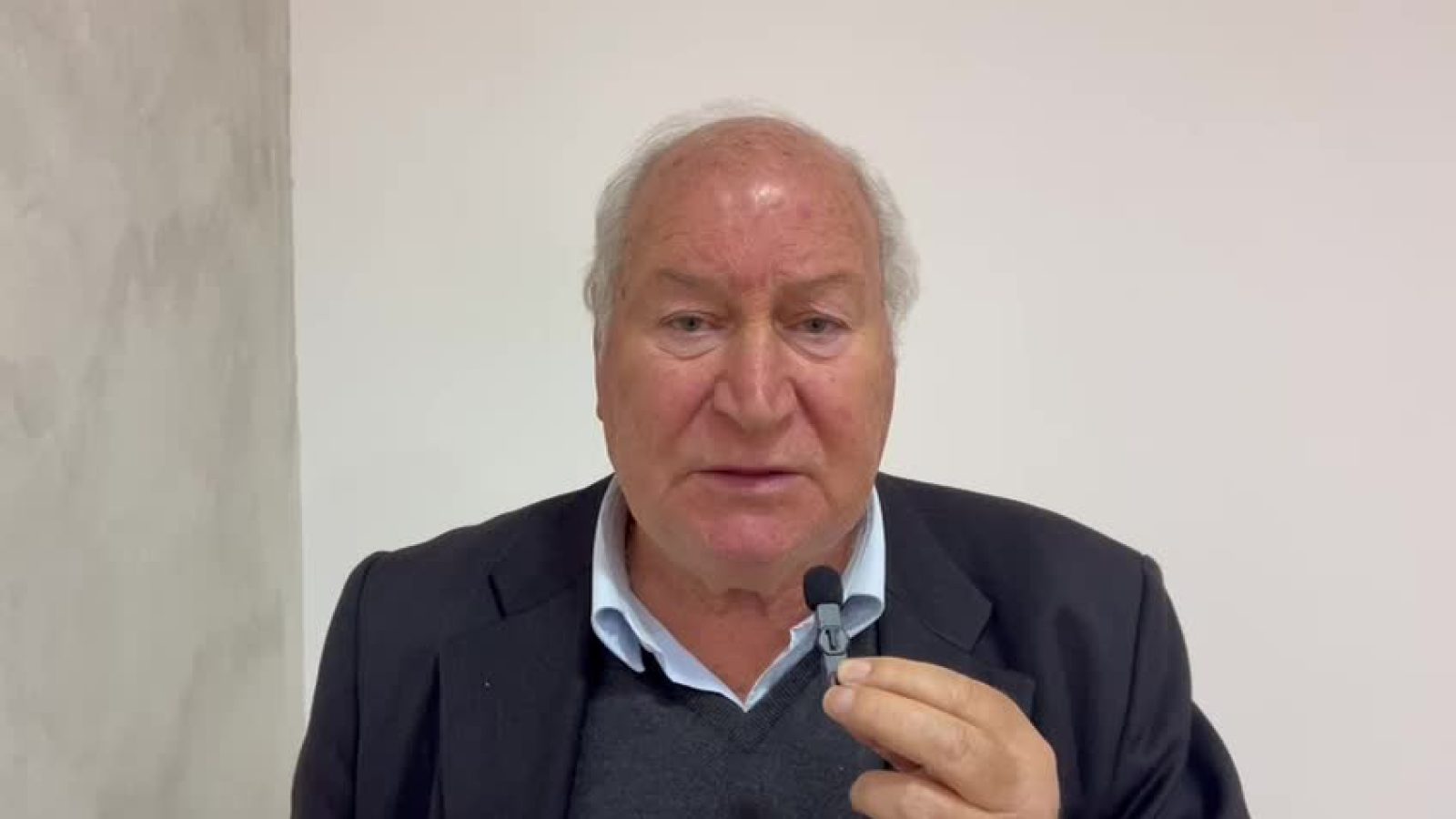 WhatsApp Video 2025-11-15 at 15.39.46-57