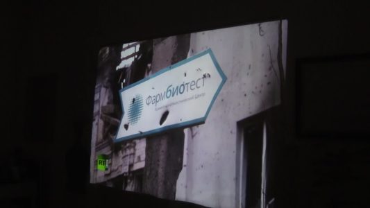 Dopo polemiche, a Lamezia è stato proiettato il filmato di RT “Biolab, la guerra biologica”-0