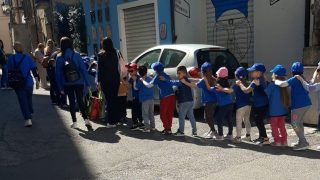 I_bambini_dell'I.C._Perri_Pitagora_Don_Milani_per_i_vicoli_di_Rogliano