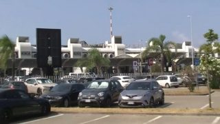 Lamezia-aeroporto-esterno-giorno-estate