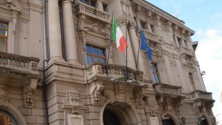 Palazzo_della_Prefettura_-_panoramio