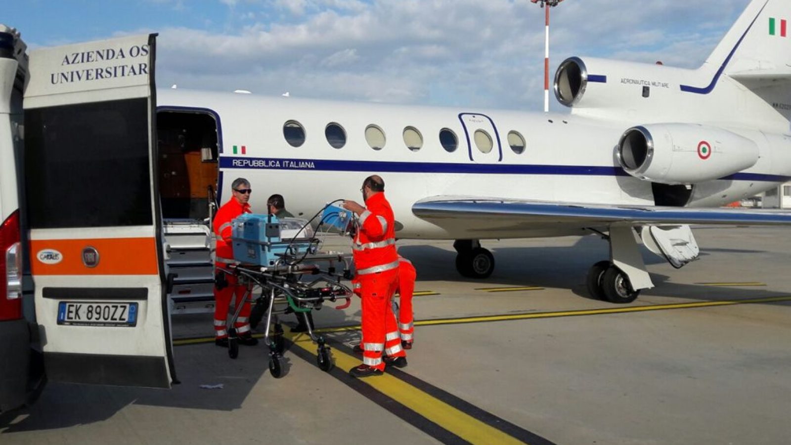 BIMBO DI UN MESE IN PERICOLO DI VITA TRASPORTATO D’URGENZA DA CAGLIARI A ROMA CON VELIVOLO FALCON 50