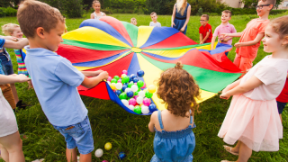 bambini che giocano generica