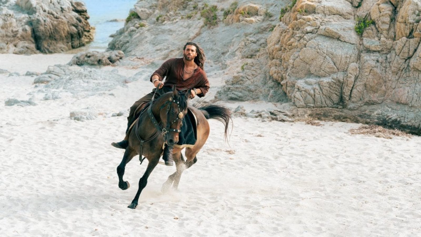 can_yaman_JPG_960x0_crop_q85