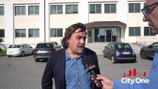 Ultimi giorni per il diritto al voto, il lavoro dell’ufficio elettorale-52