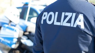 poliziotto generica